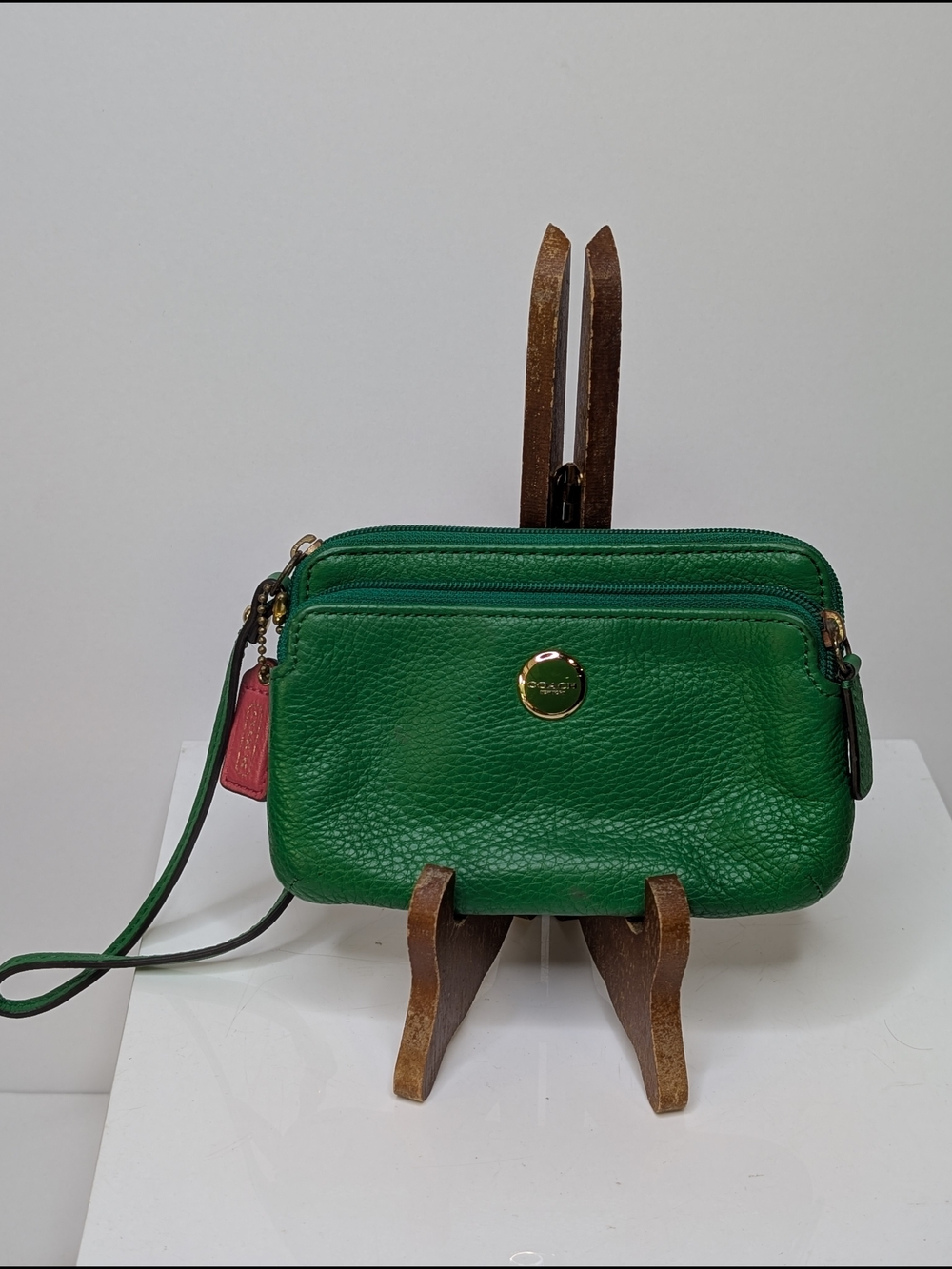 Vintage Coach Green Pebbled Leather Double Zip Wristlet W/Red Style Tag